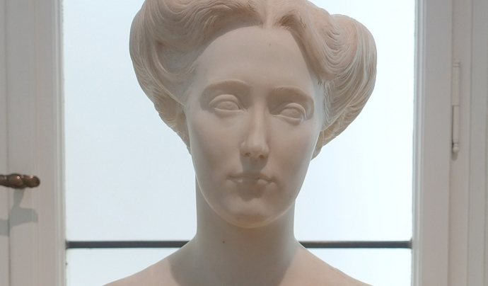Autorretrat en bust de Christa Winsloe.  Font: Christa Winsloe, Wikimedia Commons. 