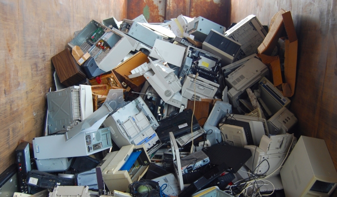Només el 20% dels residus electrònics que es generen es recull i es recicla. Font: CC