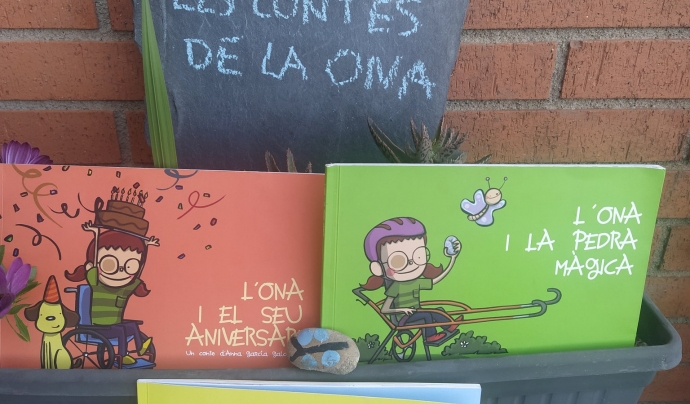 Anna Garcia Galceran ha escrit tres contes de la col·lecció 'Els contes de l'Ona', una nena que va amb cadira de rodes. Font: 'Els contes de l'Ona'