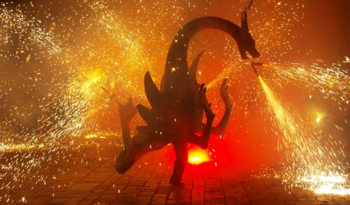 Imatge d'un drac de foc Font: 