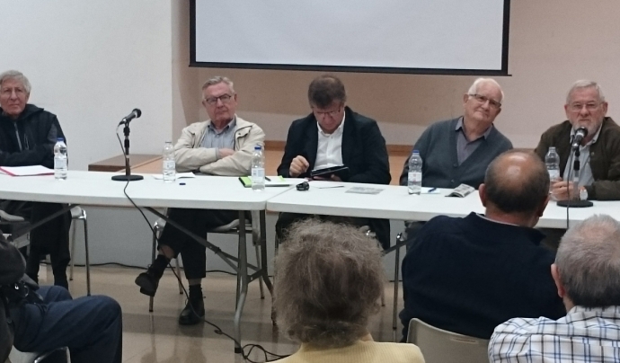 Alguns dels referents veïnals de Terrassa al cicle de conferències "El Moviment Veïnal a Terrassa Durant la Transició", l'any 2015
