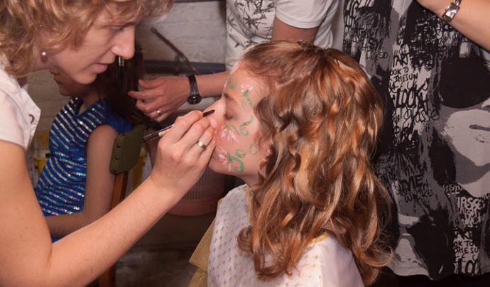 Maquillatge, decorats i actuació, durant l'edició del 2011 (Foto: Joan Esteve) Font: 