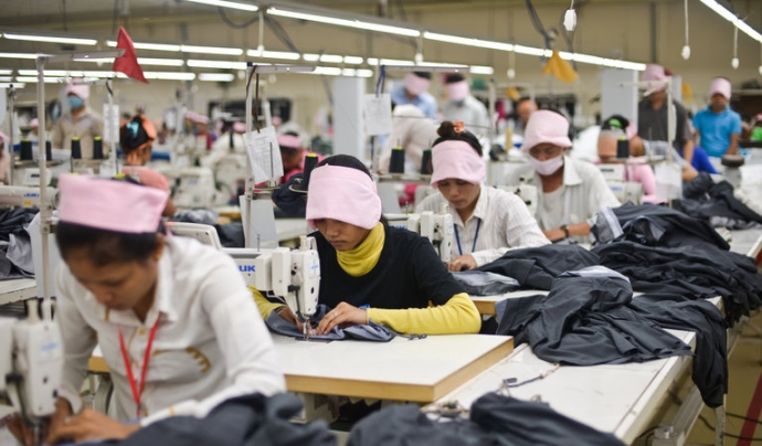Treballadores en una fàbrica de roba Font: Clean Clothes Campaign