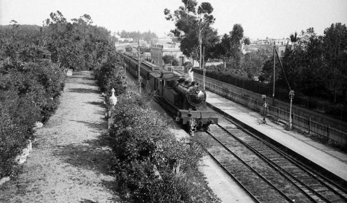 Estació de Sant Feliu de Llobregat a principis del segle XX, entre el 1900-1930. Passatge de Can Fargas. Font: Plataforma Salvem l'estació de tren de Sant Feliu de Llobregat