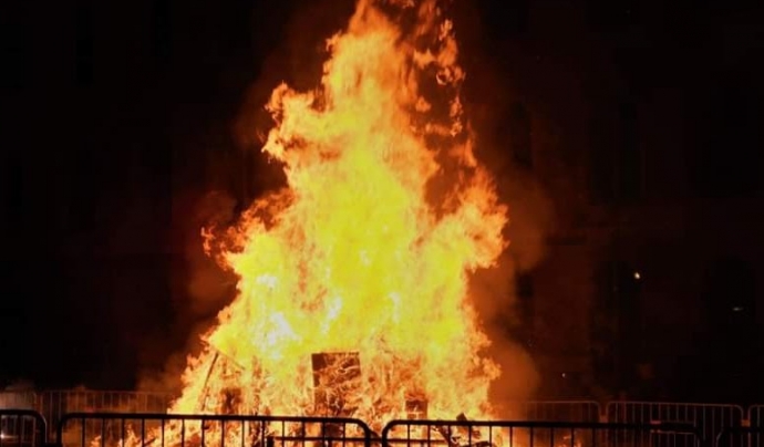 Carbó destaca la foguera que es fa a Sant Andreu del Palomar per la seva mida. Font: #CrememBarcelona