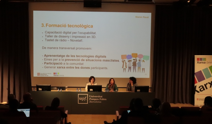 Sara Borrella i Lady Pazmiño presentant el projecte Wemin a la Jornada Òmnia 2023. Font: Marta Alonso