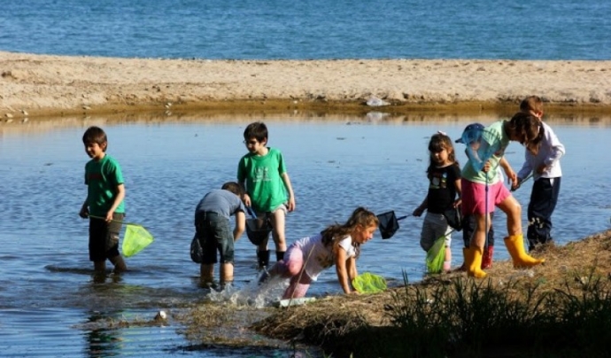 Els petits naturalistes de l'Escola de Natura del GEPEC (Imatge:Gepec)  Font: 