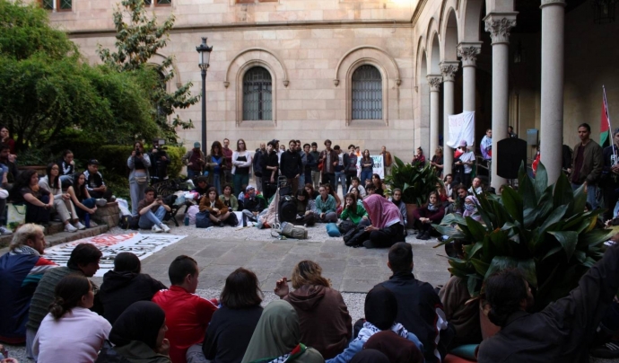 L'acampada marca el punt de partida d’un “procés de mobilització a les universitats públiques catalanes. Font: X (@OJS_CAT)