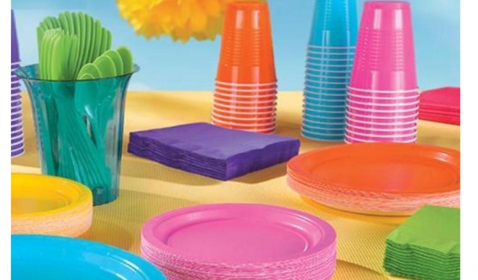 Els gots de plàstic d'un sol ús queden prohibits a França a partir del 2020 (imatge: partycity.com) Font: 