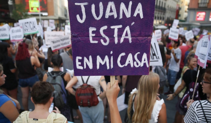 Una pancarta de suport a Juana Rivas Font: EFE