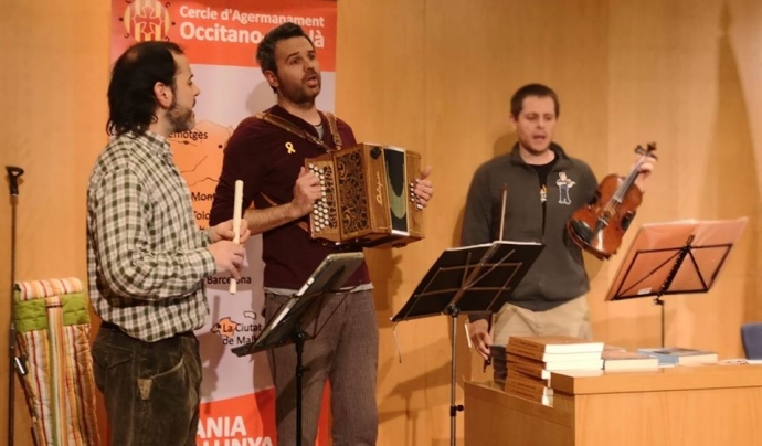 El grup de música català Mirabèl actuaran a la jornada d'enguany, interpretant cançons en occità i fent una petita classe de dansa tradicional occitana. Font: Centre d'Agermanament Occitano-Català