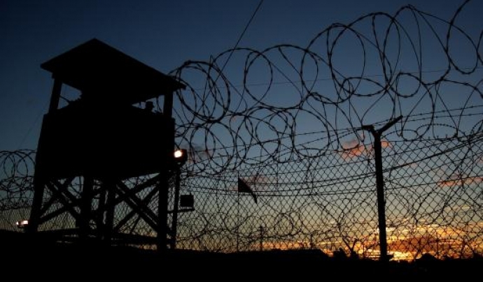 Foto de les parets de Guantánamo. Amnistia Internacional Font: 