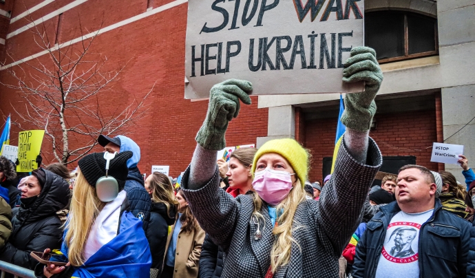 La població mundial s'ha bolcat en donar suport Ucraïna per aturar la guerra. Font: Llicència CC (Pexels)