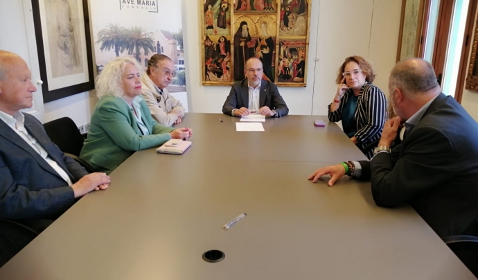 Carles Campuzano visita la Fundació Ave Maria Font: Ajuntament de Sitges
