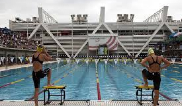 Nadadores a punt de competir. Font: web de l'Ajuntament de Barcelona Font: 