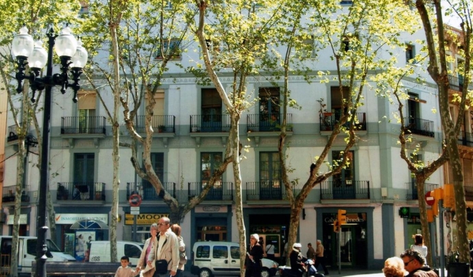 Imatge d'un edifici de pisos de Barcelona Font: rac1