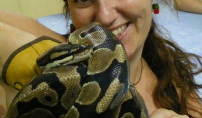 Durant una activitat de maneig de reptils al CRARC (imatge:Irene Cervera) Font: 