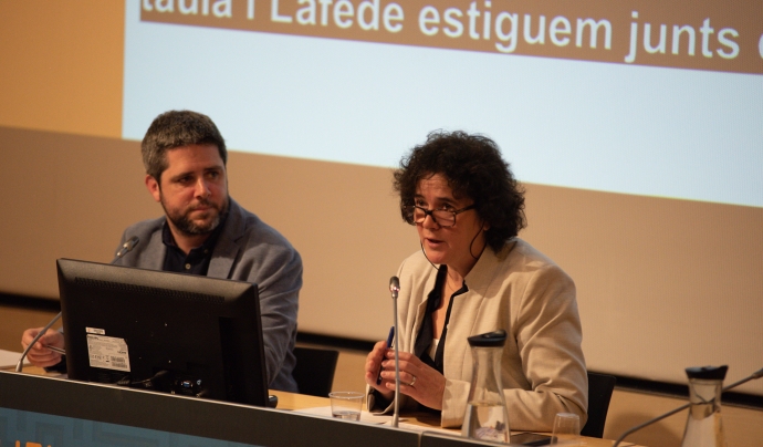 Pepa Martínez, directora de Lafede.cat, presenta l'estudi en una jornada conjunta amb la Taula del Tercer Sector Social. Font: Taula del Tercer Sector Social de Catalunya
