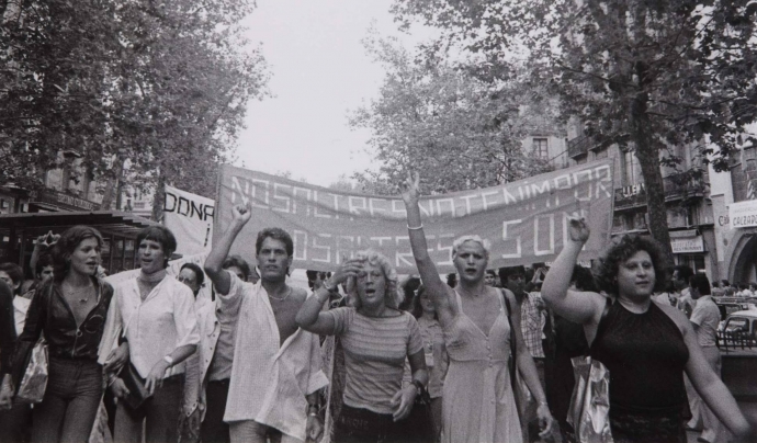 La primera manifestació d'Orgull LGTBI a Barcelona, el 1977 Font: Colita