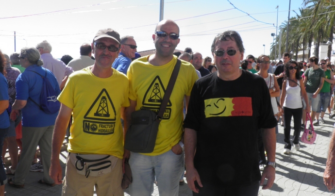 Membres d'ecologistes en Acció a la manifestació contra el projecte Castor