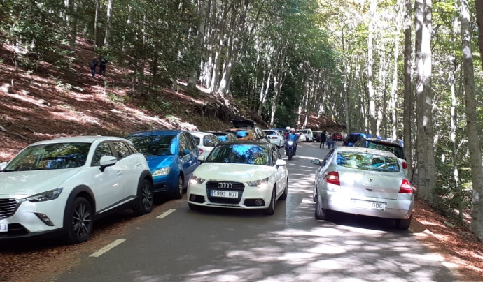 Les noves mesures ajudaran a regular l'arribada de vehicles privats al Parc Natural del Montseny i al de Sant Llorenç del Munt i l'Obac. Font: Twitter @diba