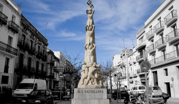 Imatge del monument als castellers a Vilafranca Font: Viquipèdia