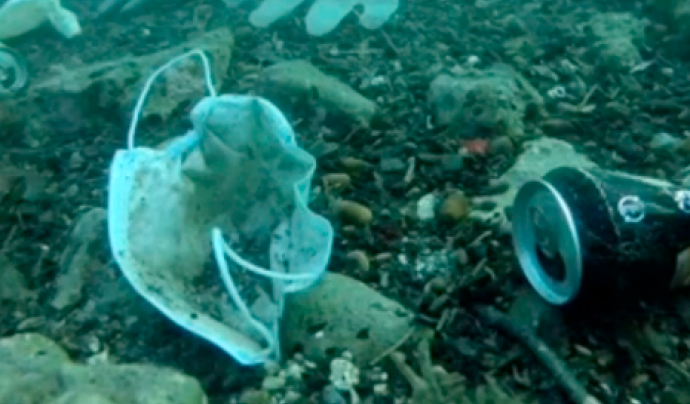 Guants i altres residus al fons marí Font: Encercle Residu Zero
