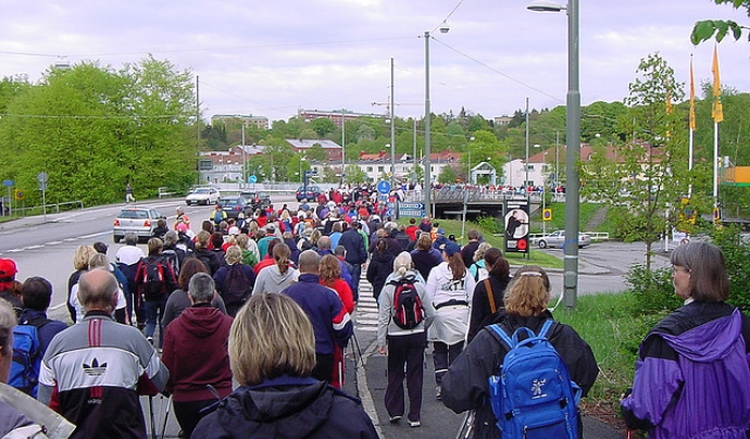 Nordic walking. Font: ruminatrix (Flickr) Font: 