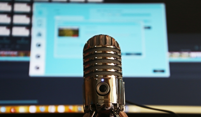Els podcast són una eina de divulgació a l'alça ja que el format d'àudio es complementa amb els nostres hàbits socials de segmentació i immediatesa. Font: Magda Ehlers (Pexels)