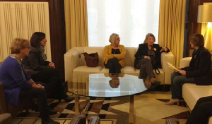 Reunió de les quatre portaveus de Pobresa Zero-Justícia Global amb la presidenta del Parlament,Carme Forcadell / Font: PobresaZero-Justícia Global Font: 