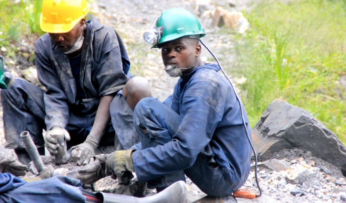 Treballadors congolesos. Imatge CC BY-NC-SA 2.0 de la galeria Fairphone (Flickr) Font: 