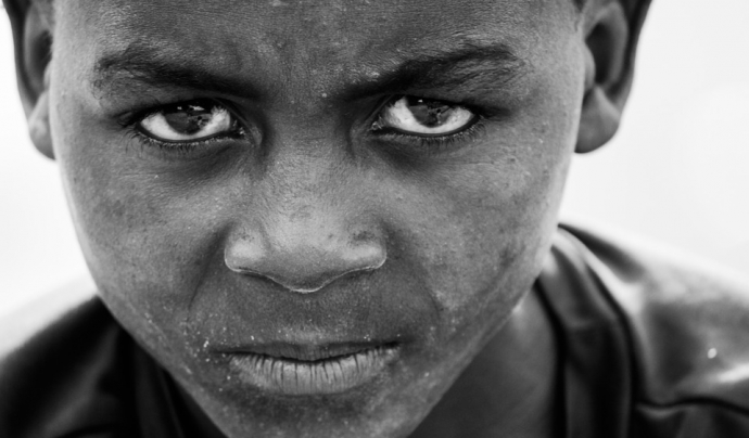 Mirada penetrant d'un nen africà. Font: Pixabay Font: 