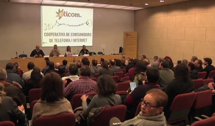 Presentació d'Eticom a El Prat de Llobregat. Fotograma del vídeo de GatsTV Font: 