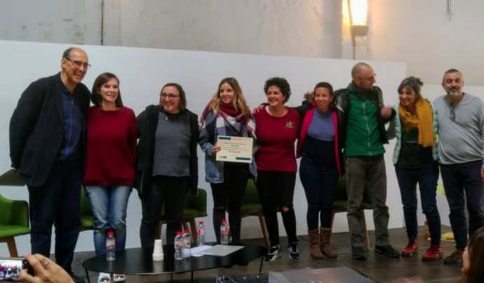 L'equip de pebMINA va recollir el primer premi de la crida 'Comunitats que Eduquen' en una jornada que va tenir lloc el 30 de novembre de 2018 Font: Fundació Jaume Bofill