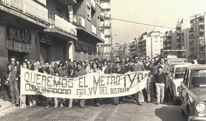Manifestació veïnal pel transport públic. Foto: arxiu històric de Roquetes-Nou Barris. Font: 