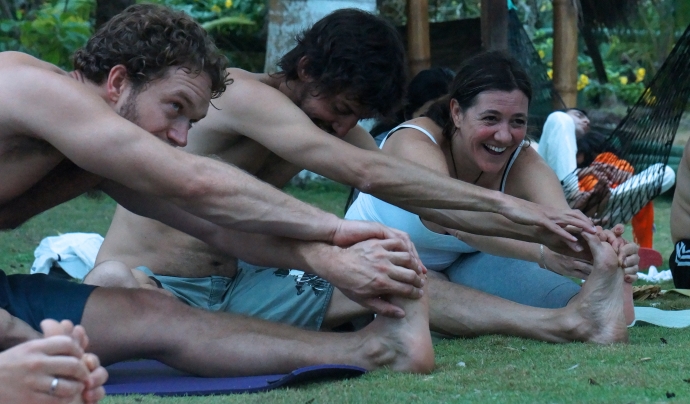 Relaxació. Font: Ecuador Yoga Festival (Flickr) Font: 