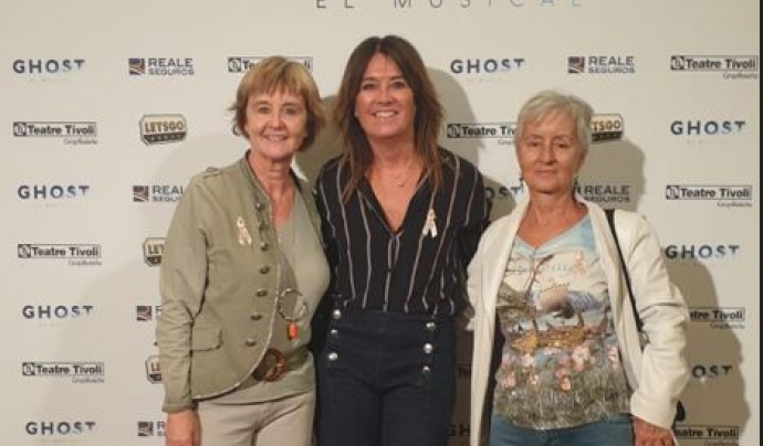 Olga Serrats, al mig, amb Marissa Resta i Maria Jesús Quiroga, tres de les membres de l'Associació Contra el Càncer Vilafant.  Font: Associació Contra el Càncer Vilafant
