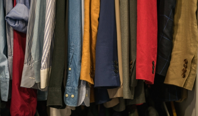 Les peces de roba que vestim, es calcula que es llencen després d’haver-se utilitzat només set o vuit vegades. L'anomenat 'fast fashion. Font: Llicència CC Pexels