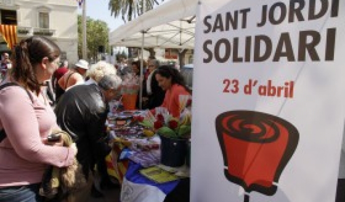 Sant Jordi Solidari a Sant Boi. Font: www.barrejant.cat Font: 