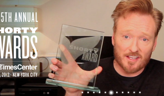 Conan O'Brien amb el Shorty Award Font: 