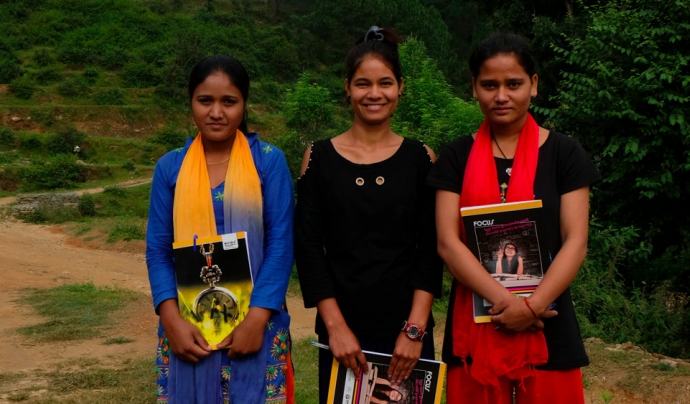 Sunita, Manisha Nath i Tejana, beneficiàries, i voluntàries de be artsy Font: Clara G. O., be artsy