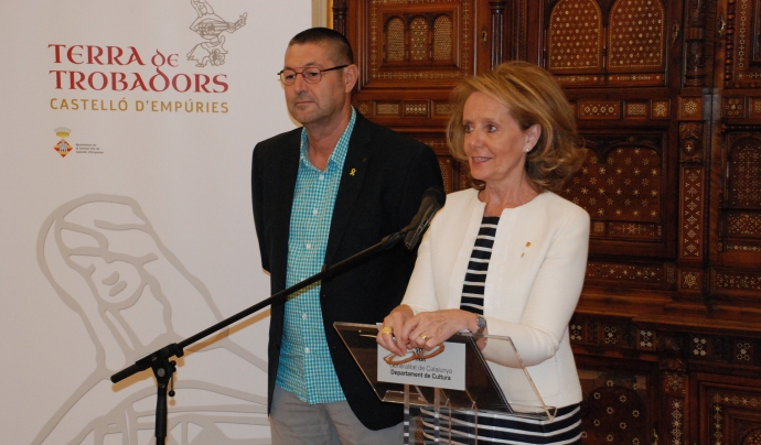 La consellera de Cultura i l'alcalde de Castelló d'Empúries anuncien l'acord Font: Cultura