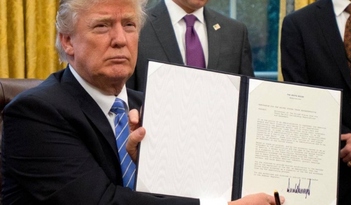 Trump va signar una Llei discriminatòria amb les persones refugiades. Font: Amnistia Internacional