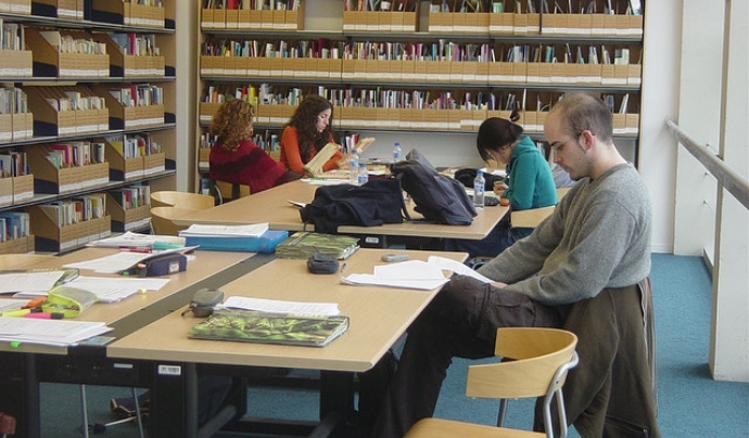 Estudiants a la biblioteca de la UAB, autora Marta Piqs Font: 