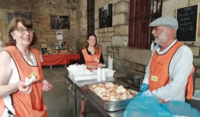 L'Hospital de Campanya de Santa Anna, a Barcelona, cerca voluntariat per als esmorzars, dinars i sopars de dilluns a dissabte. Font: Hospital de Campanya