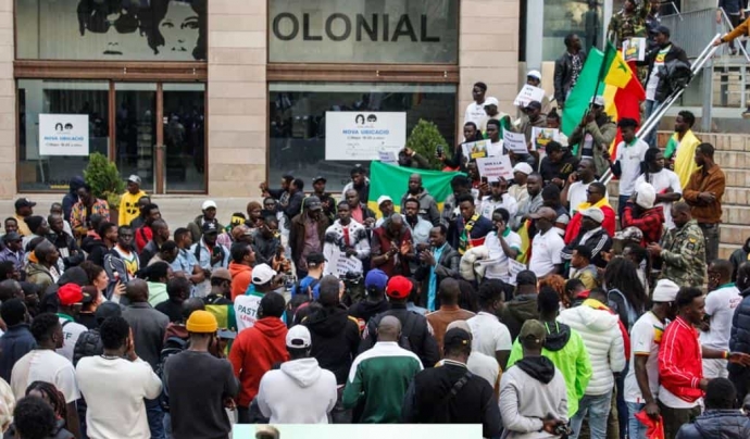Simpatitzants del PASTEF i part de la comunitat senegalesa de Lleida es van mobilitzar contra la deriva antidemocràtica del govern de Macky Sall. Font: Amadou Dia