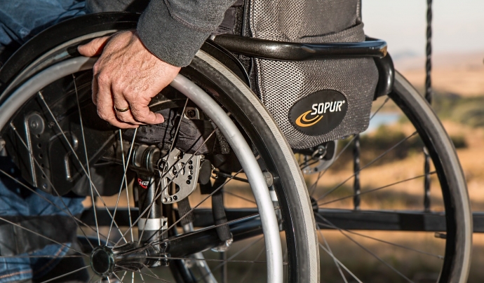 Segons la Fundació ONCE, el 14,9% de les persones treballadores amb discapacitat es troben en risc de pobresa. Font: Pixabay
