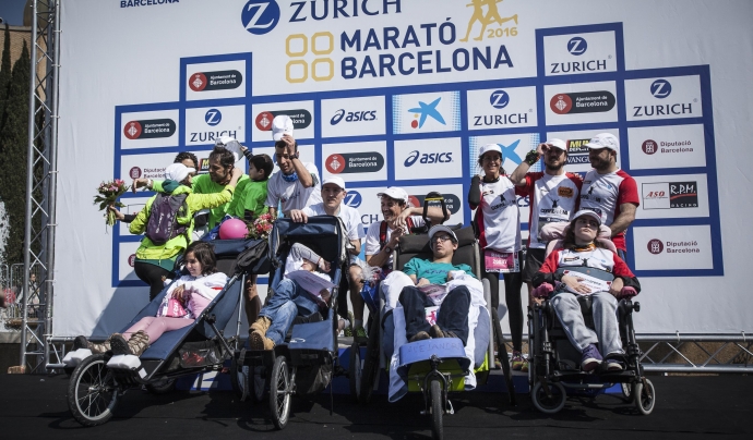 Zurich Marató de Barcelona solidària gràcies a migranodearena.org Font: 