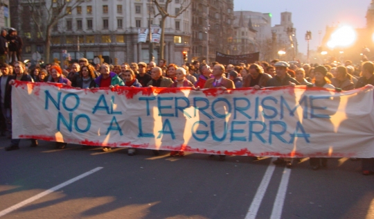 Manifestació 12 de maig de 2004 a Barcelona contra la guerra. Font: Kippelboy