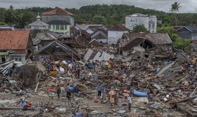 El tsunami ha destruït centenars de cases Font: Europa Press